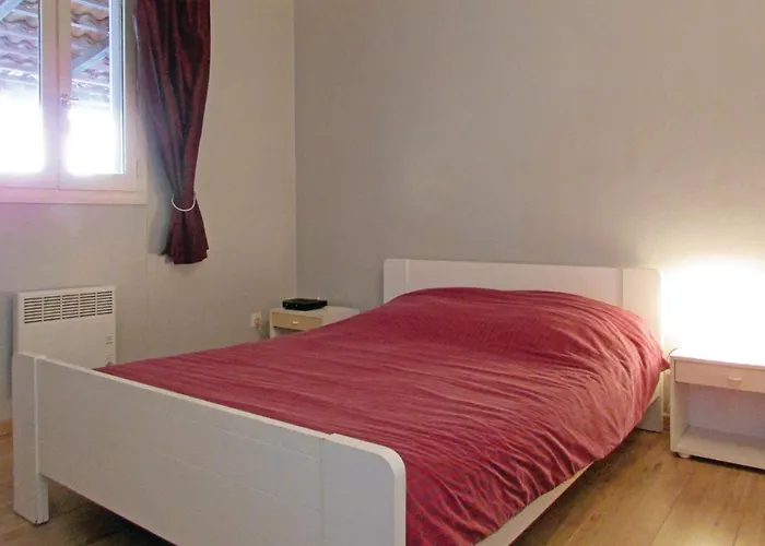 Ferienhaus Beautiful In Venzolasca With Wifi